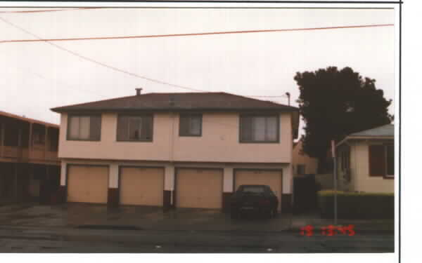Building Photo - 5017 Barrett Ave