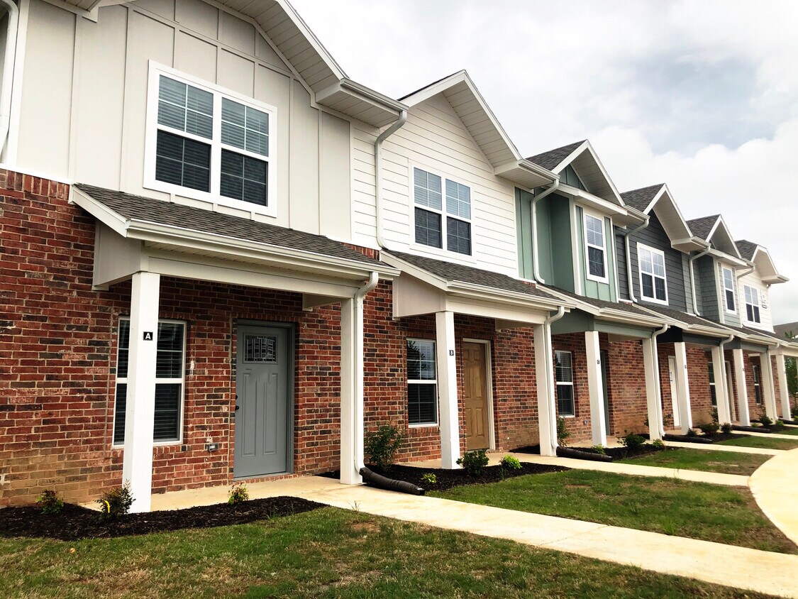 N Broyles Ave, Farmington, AR 72730