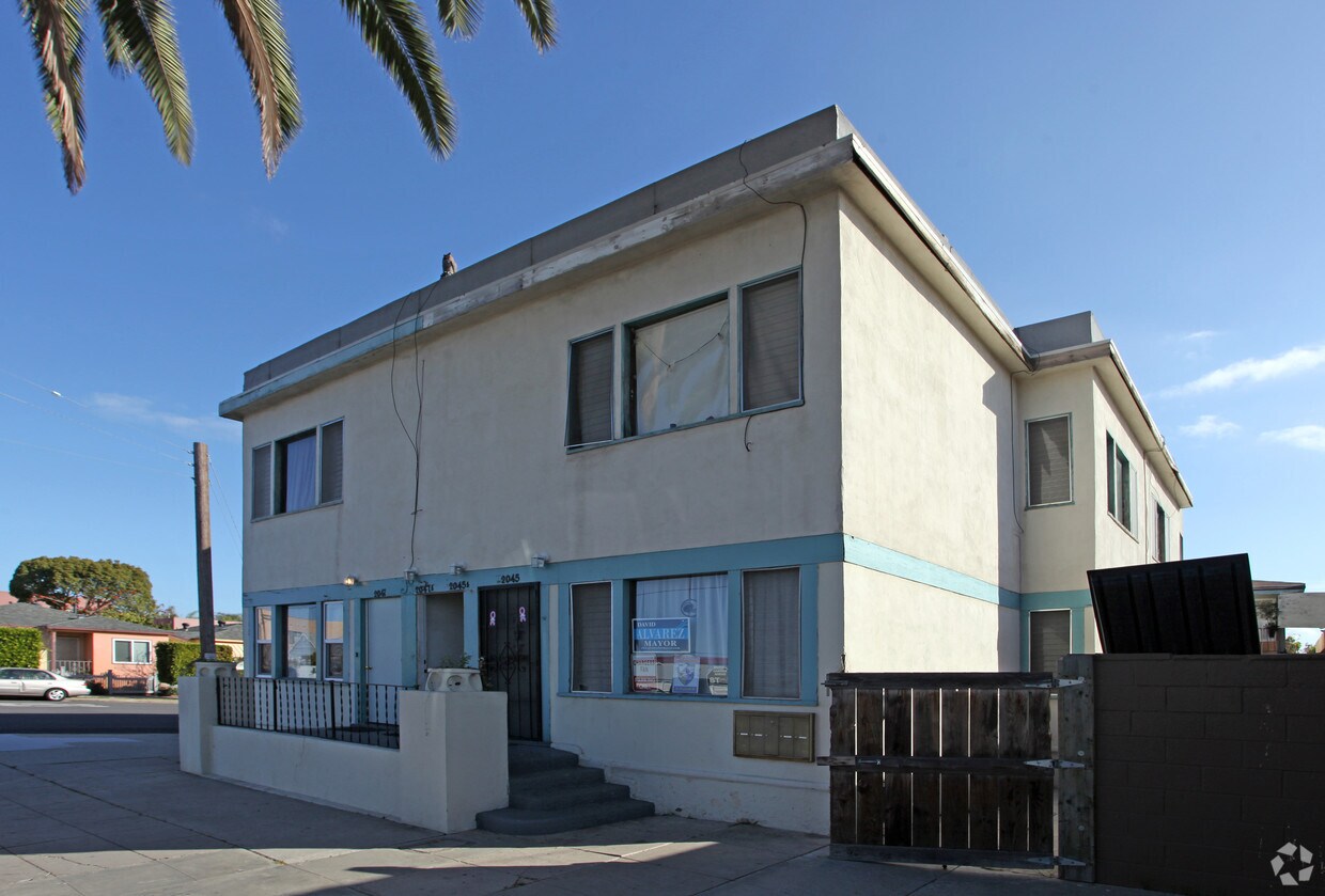Primary Photo - 2043-2047 30th St