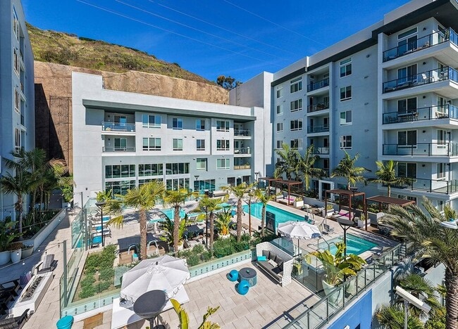 Building Photo - Rivair Apartment Homes
