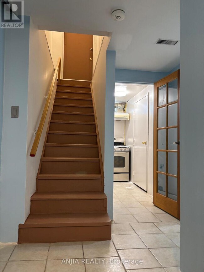 Photo du bâtiment - 1529 O'Connor Dr