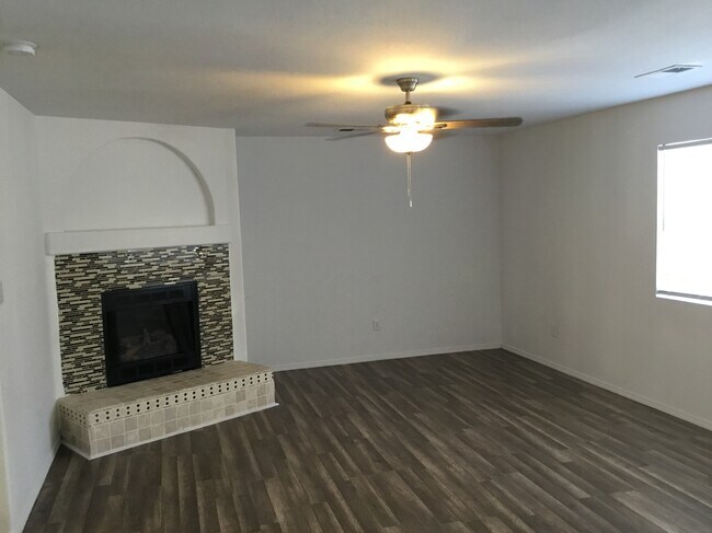 Building Photo - 3833 Oasis Springs Road NE