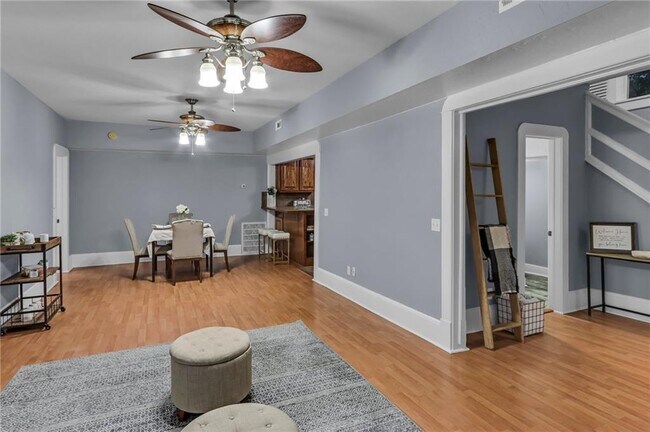 Foto del edificio - 722 S College St