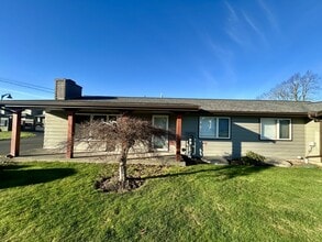 Building Photo - 606 Mead Ave