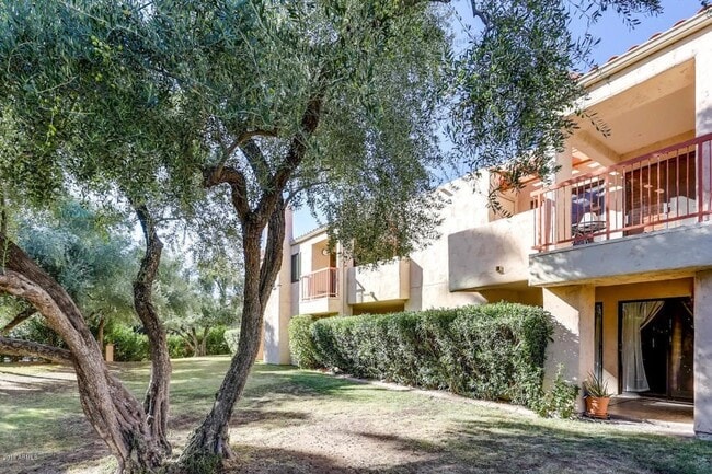 Building Photo - Scottsdale condo!