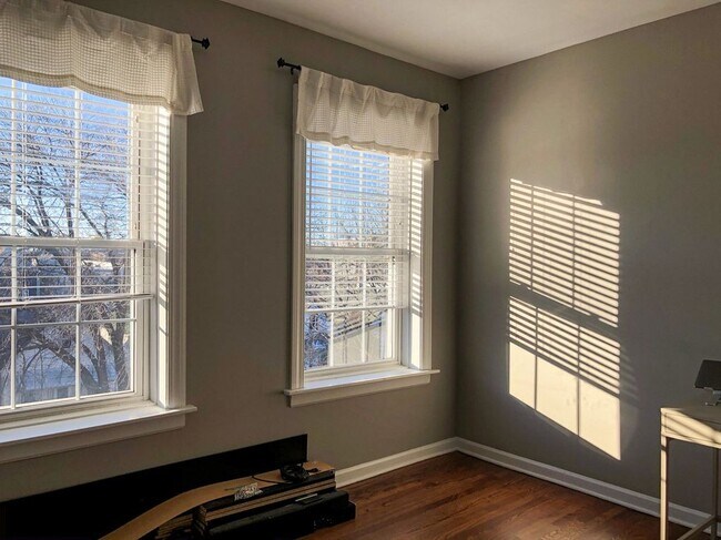 Foto del edificio - 4323 N Drake Ave