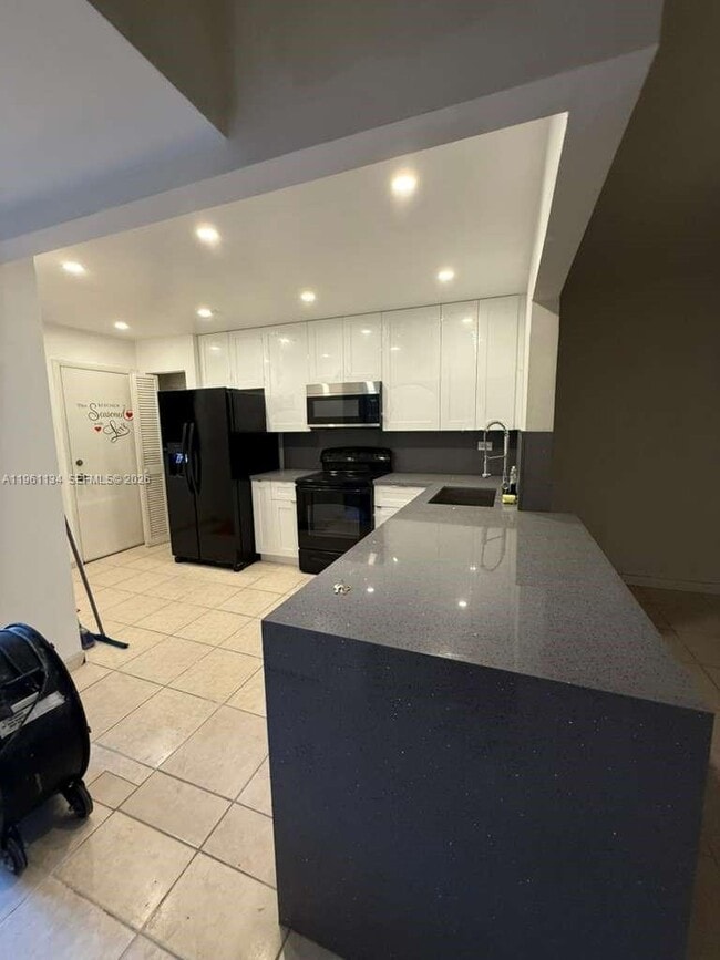 Foto del edificio - 1710 NE 191st St