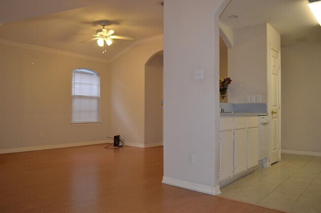 Building Photo - 3515 Canfield St