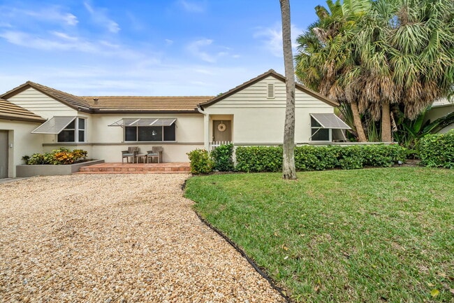 Building Photo - 49 River Dr