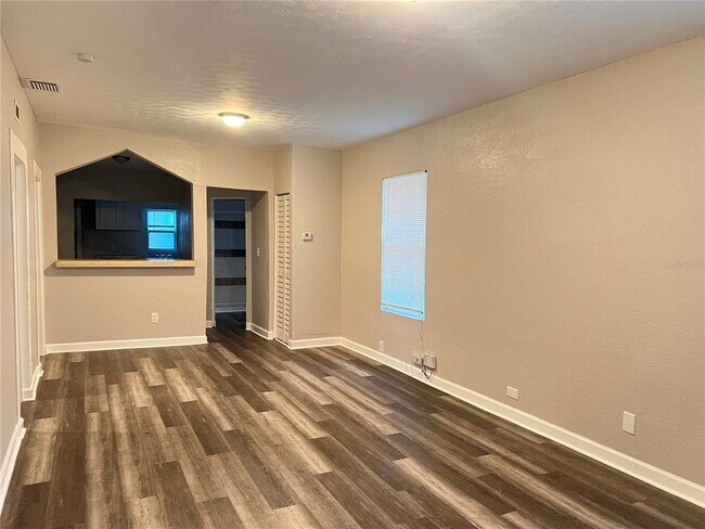 Foto del edificio - 3410 E North Bay St