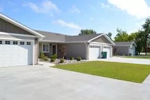 Primary Photo - Meadow Lark Townhomes