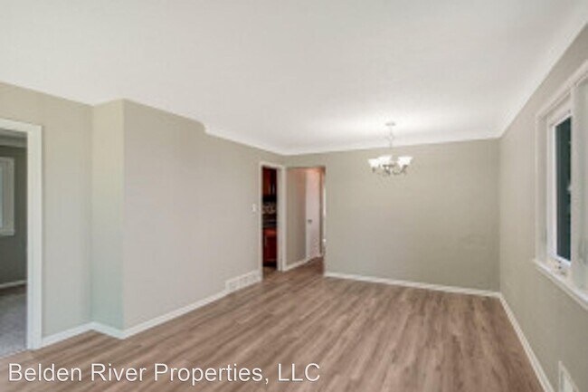 Foto del edificio - 5 br, 2 bath House - 996 fremont ave