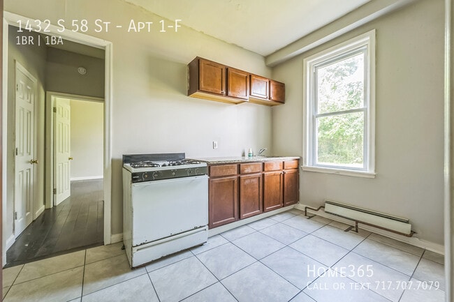 Building Photo - 1432 S 58th St