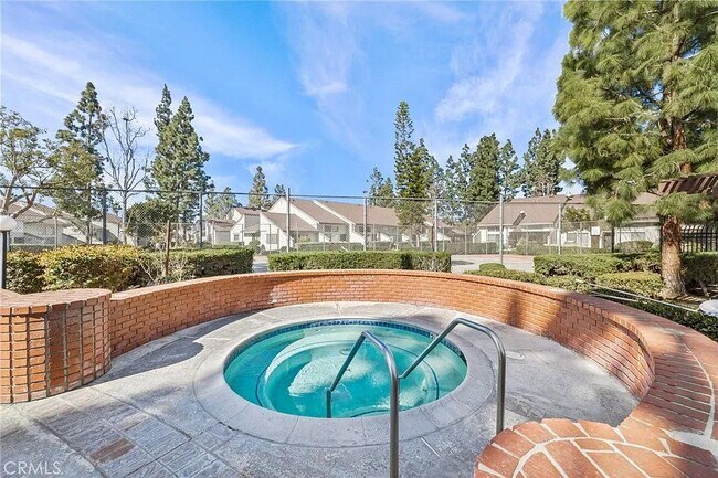 Foto del edificio - 21345 Norwalk Blvd