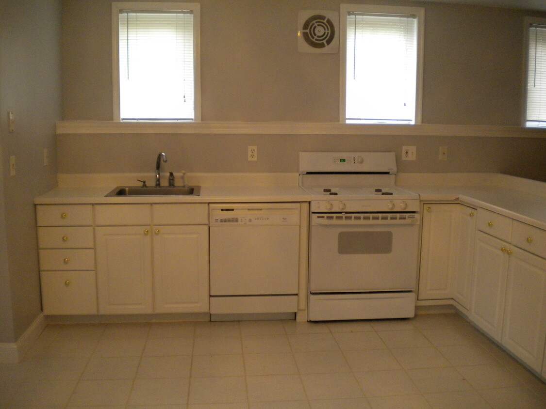 Kitchen - 16 Lenape Trail