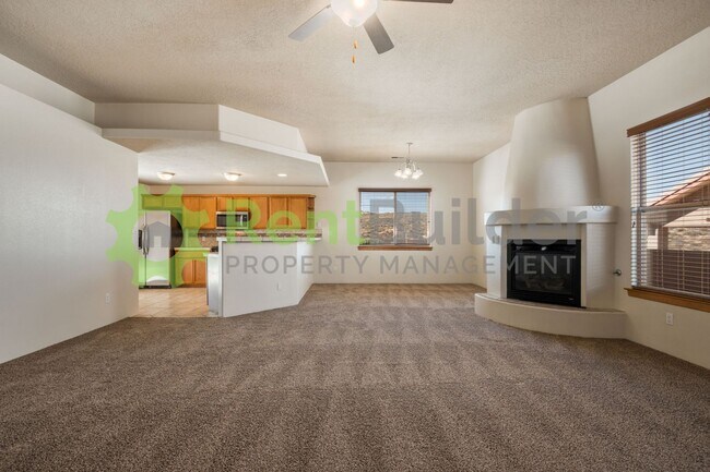 Foto del edificio - Model Perfect Living in Beautiful Loma Pinon