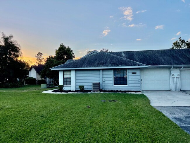Foto del edificio - 7705 Rockville Ct