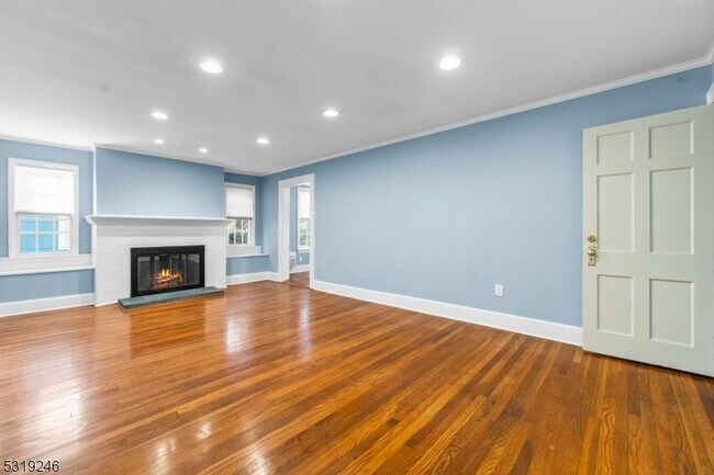 Foto del edificio - 58 Dunnell Rd