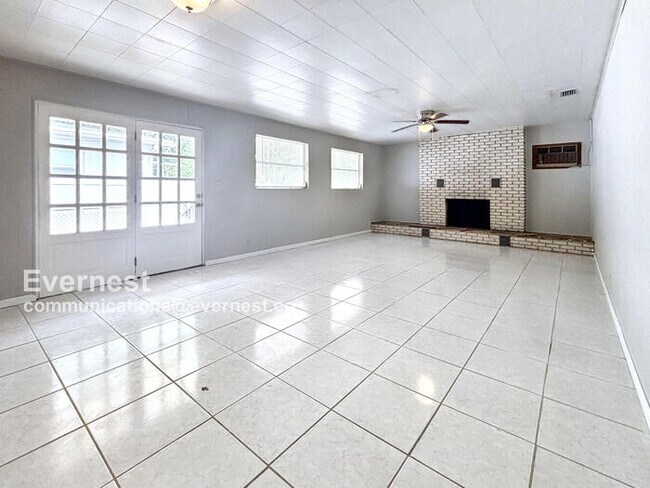 Building Photo - 1851 Ector Rd
