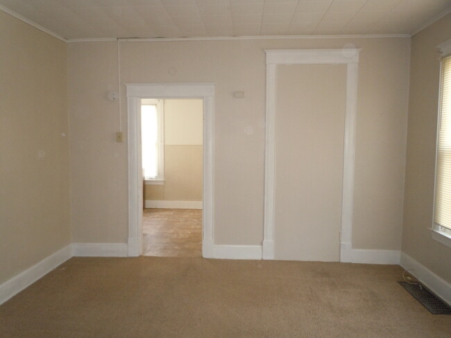 Building Photo - 123 Teckla Ave