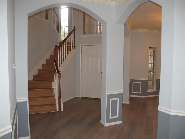 Building Photo - 8819 Diamond Lake Ln