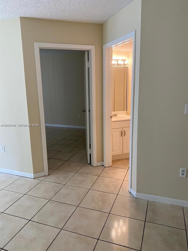 Foto del edificio - 8215 SW 152nd Ave