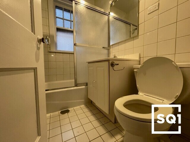 Bathroom - 701 W Junior Ter