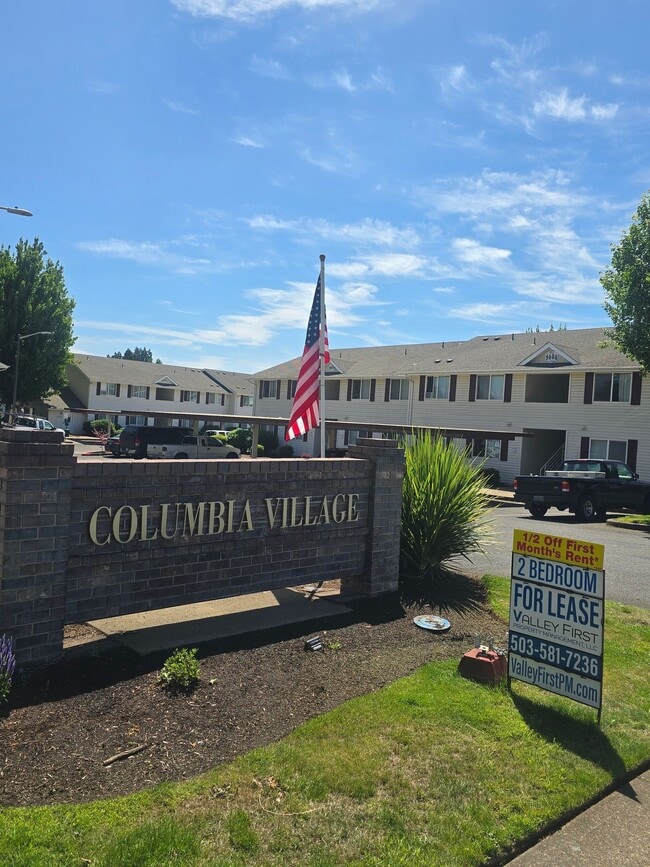 ENTRANCE - Columbia Village Apartments