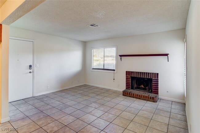 Building Photo - 1701 E Katie Ave