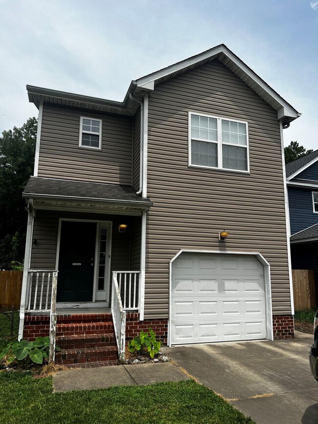 Building Photo - 6350 Old Townpoint Rd