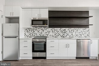 Building Photo - 1201 Vine St