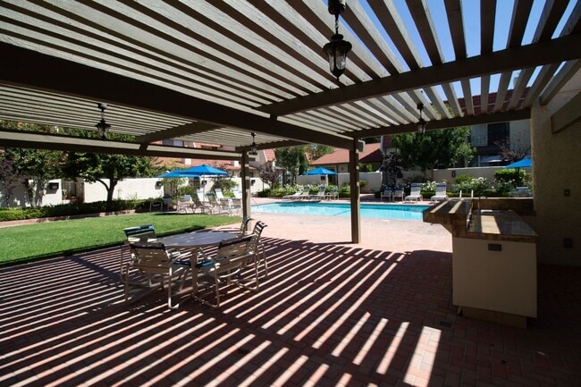 Foto del edificio - 6204 Shoup Ave