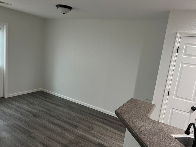 Building Photo - 56 Ashleigh Ln