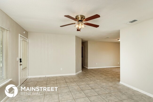 Building Photo - 1206 Cricket Dr NE