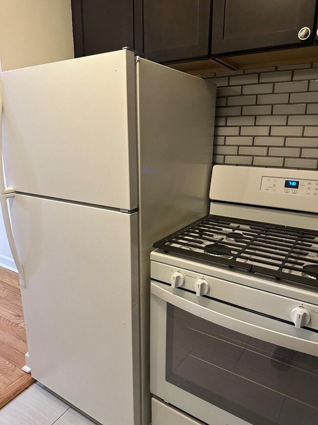 Building Photo - 6800 N Sheridan Rd