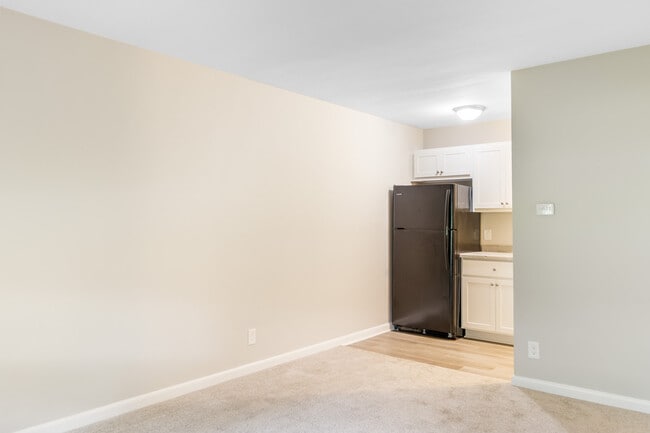Building Photo - 3140 S 48th St