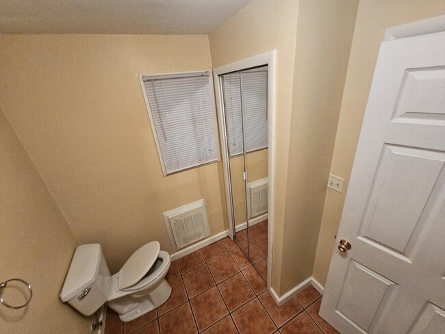 Foto del edificio - 7759 W Ridge Rd