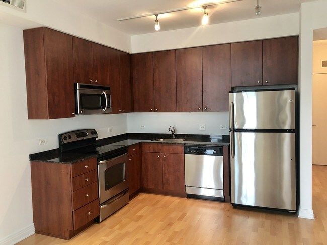Foto del edificio - 565 W Quincy St
