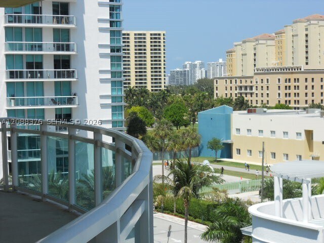 Foto del edificio - 3000 NE 188th St