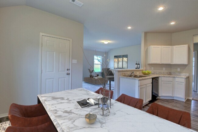 Building Photo - 5161 Woodstream Dr