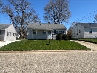 Building Photo - 1046 Overland Ave NE
