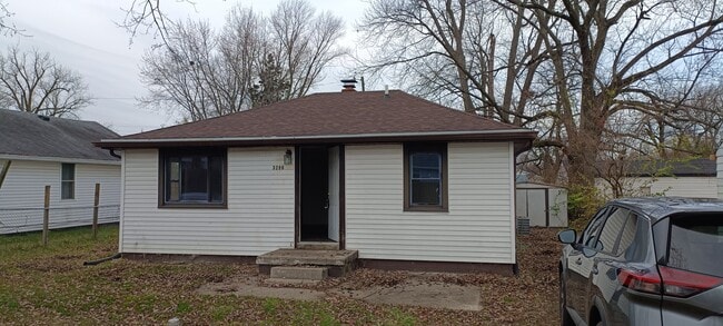 Photo - 3206 S Temple Ave House