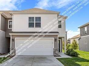 Building Photo - 2578 SE Morningdew Dr