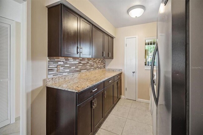 Foto del edificio - 44 Club House Dr