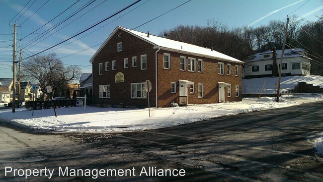 Building Photo - 507 Woods Rd