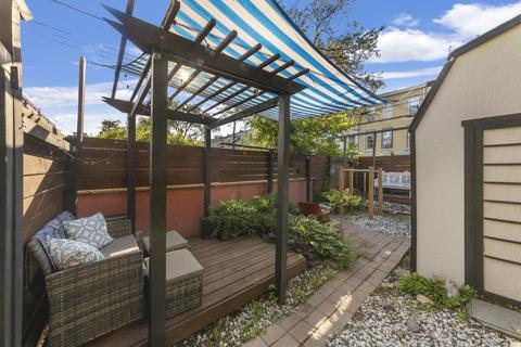 Backyard - 523 Bainbridge St