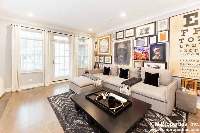 Foto del edificio - 1241 W Oakdale Ave