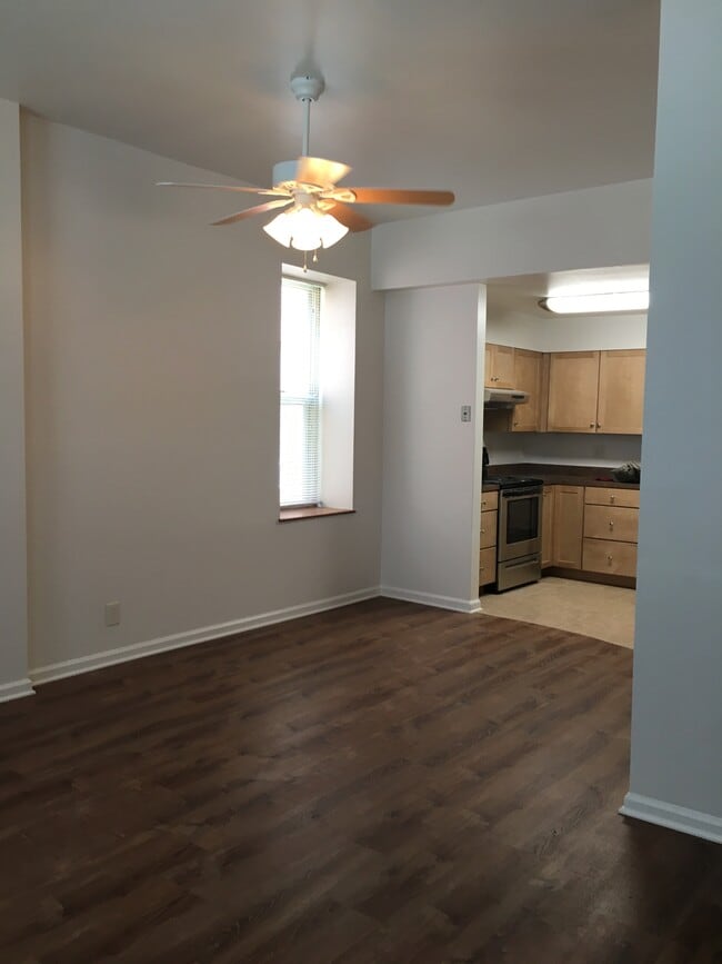 Building Photo - 3504 Vista Ave