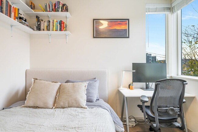 Foto del edificio - 3617 2nd Ave NW