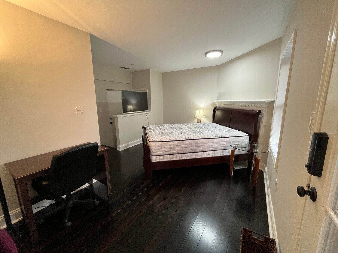 651 N Tazewell St, Arlington, VA 22203 Townhome Rentals in Arlington VA